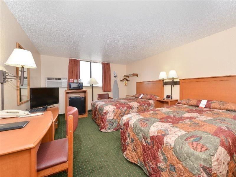 Super 8 By Wyndham Casper West By The River Exterior foto