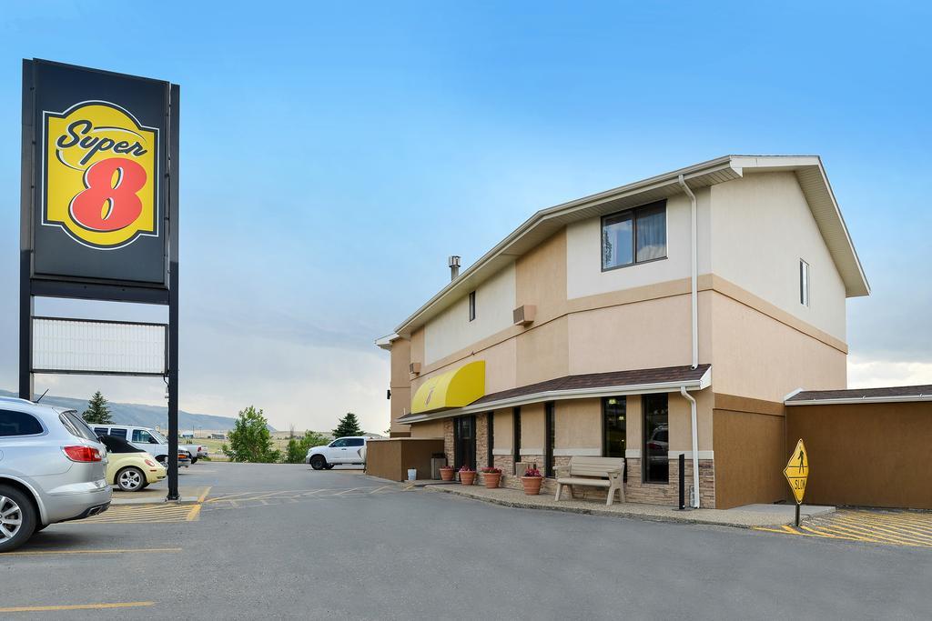 Super 8 By Wyndham Casper West By The River Exterior foto