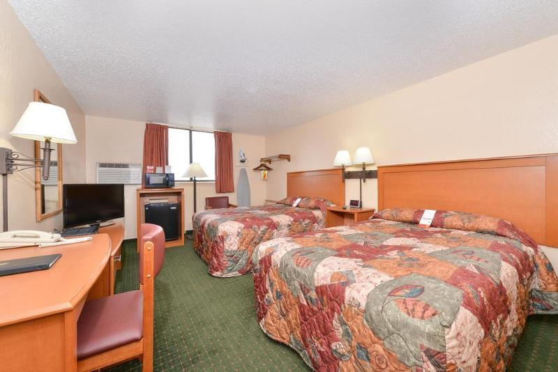 Super 8 By Wyndham Casper West By The River Exterior foto