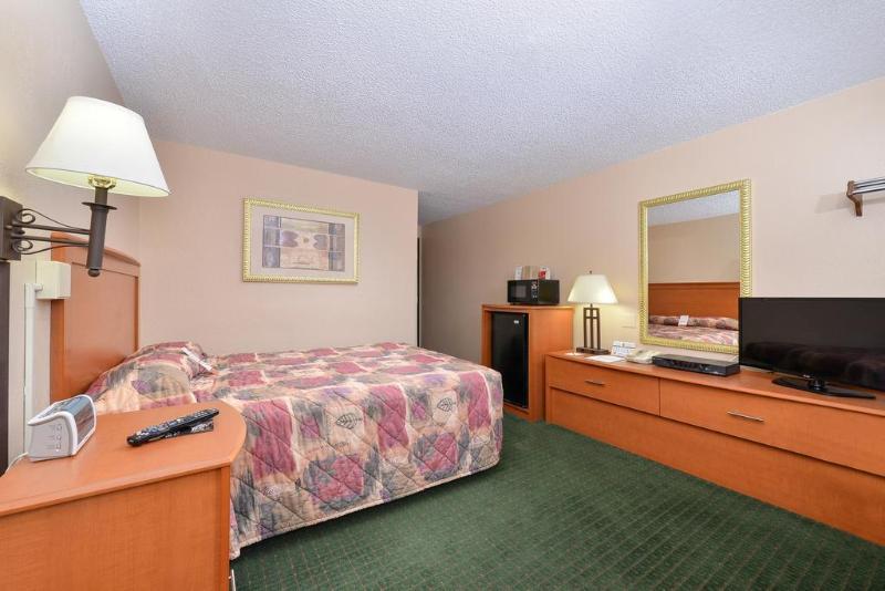 Super 8 By Wyndham Casper West By The River Exterior foto