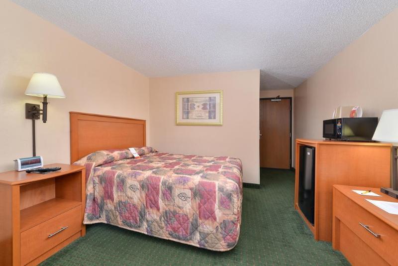 Super 8 By Wyndham Casper West By The River Exterior foto
